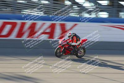 media/Nov-26-2022-Fastrack Riders (Sat) [[b001e85eef]]/Level 3/Session 1 Front Straight/